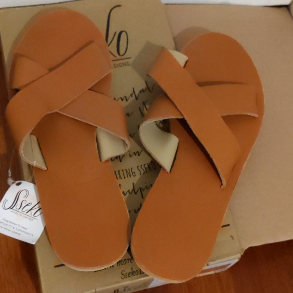 Sseko crossover slides, Carmel, size 8